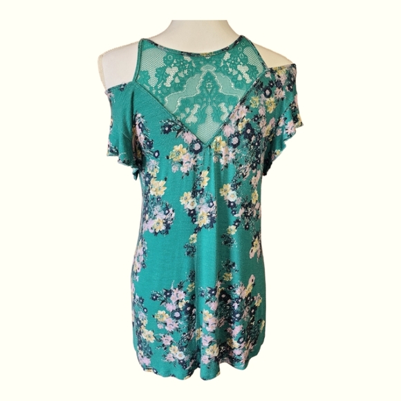 Maurices Women's Floral Cold Shoulder Top, Short Sleeve, Size Medium, M - Picture 7 of 14
